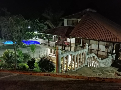 Hermosa Cabana En El Lago Calima