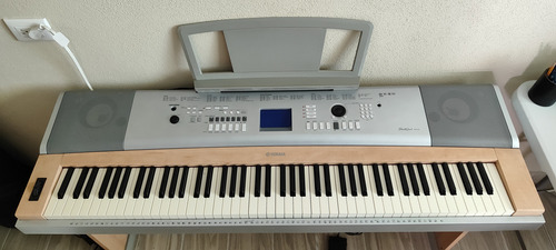 Piano Eléctrico Tecla Pesada Yamaha Portable Grand Dgx-620