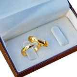 Alianças Casamento Ouro 18k Com 2 Diamantes Abaulada 2mm 4g