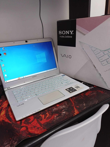 Portatil Sony Vaio I5-3th 8gb Ram Gráfica Amd Radeon 500gb