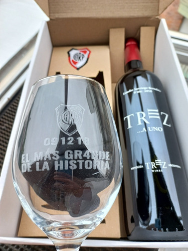 Estuche Vino + Copa Personalizada River Plate