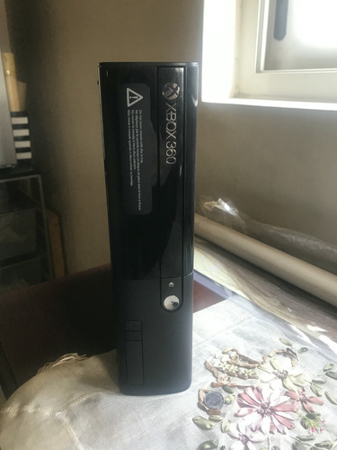 Xbox 360 4 Gb Con 1 Juego Gratis