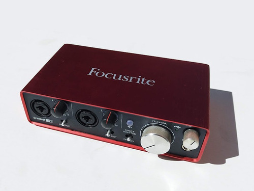 Interfaz De Audio Focusrite Scarlett 2i2 2da Gen
