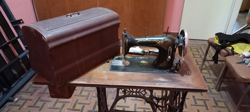 Maquina De Coser Tipo Singer