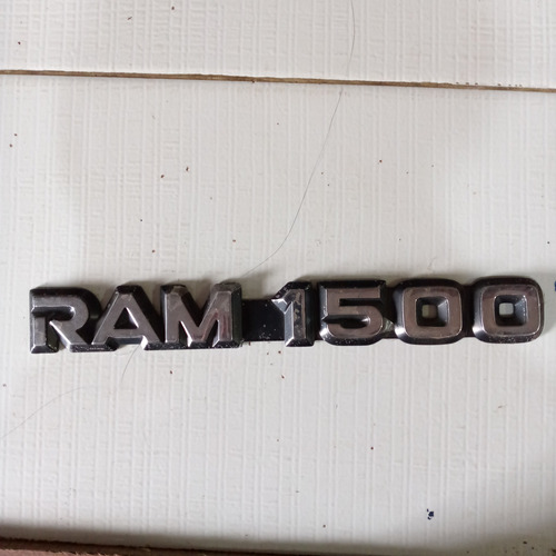 Emblema Ram1500 Dodge Foto 2