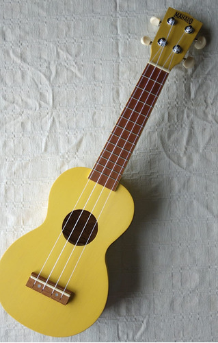 Ukelele Soprano Mahalo Amarillo Con Funda 