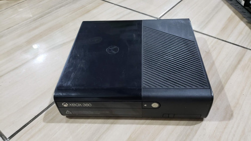 Xbox 360 Super Slim 4gb Só O Aparelho Sem Nada. Bloqueado! Funcionando 100%