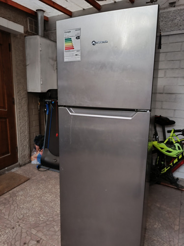 Refrigerador Mademsa Nordik 3900 Inox Con Freezer 311l 220v