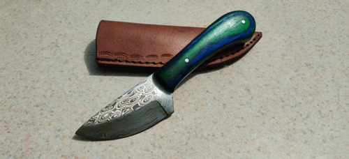 Cuchillo Artesanal Caza 17cm - Acero Damasco / Hecho A Mano 