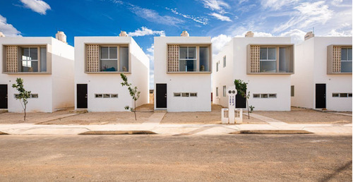 Amaneceres: Casa En Nuevo Oriente. Mérida, Yucatán