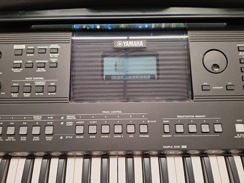 Teclado 5 Octavas Yamaha Psr-e463 + Transformador