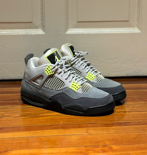 Nike Jordan 4 Neón - Talle 42