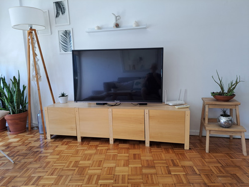 Mueble De Madera Bajo 4 Puertas Televisor Vivanza 