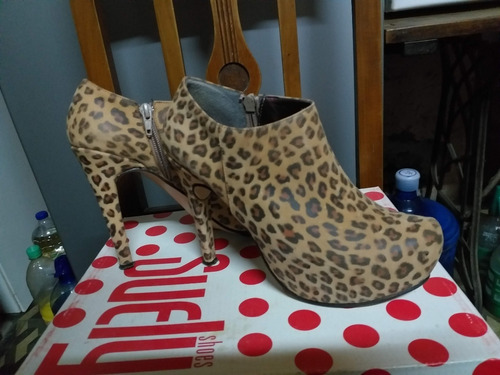 Zapatos Botitas Animal Print Exelentes