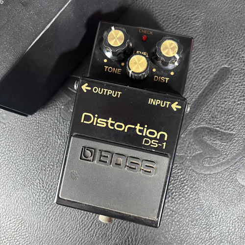 Pedal Boss Distortion Ds-1 Black 4a