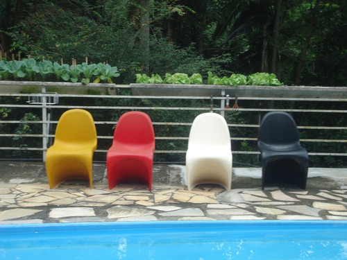 Cadeira Modelo Panton De Fibra Piscina E Jardim