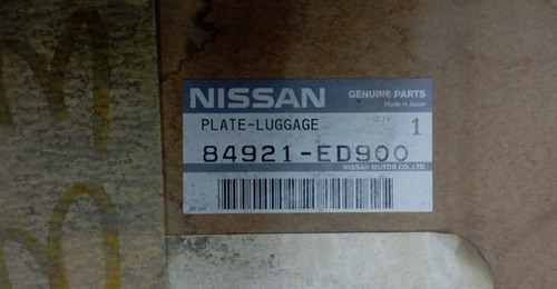 Platina De Parachoque Trasero De Nissan Sentra Foto 4