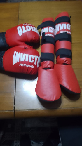 Combo Guantes Tibiales Kick Boxing.