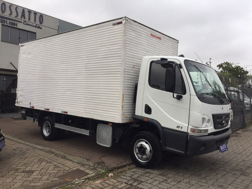 MB - ACCELO 815 2015