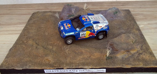 Volkswagen Race Touareg 2 Dakar 2010 Con Diorama! 1/43 Ixo 