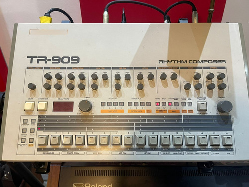 Roland Tr - 909 Classica Original Bateria Eletronica