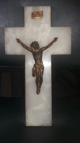 Crucifico En Bronce Bañado En Oro Y Marmol De Carrara