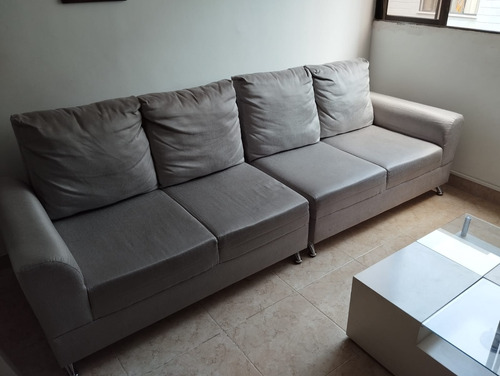 Sala En L: 3 Sofas, Forros Protectores, 6 Cojines, 1 Mesa 