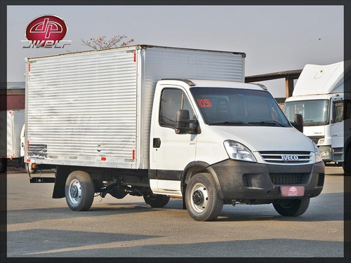 IVECO DAILY 35S14 CHASSIS COM BAÚ