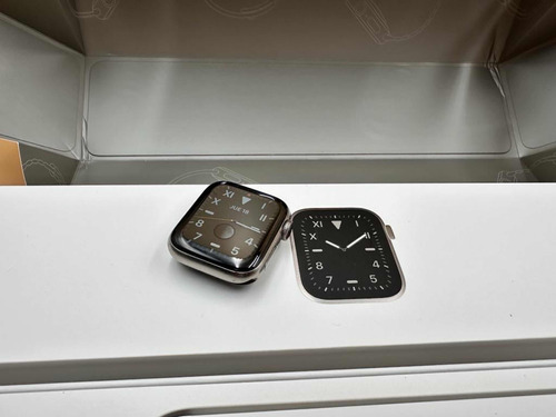 Apple Watch Series 5 40mm Edición Titanio