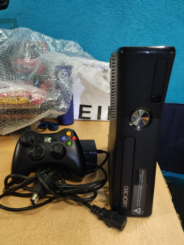 Microsoft Xbox 360 4gb Standard Color  Matte Black