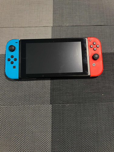 Nintendo Switch. Cuatro Juegos Incluidos
