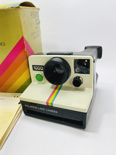 Polaroid - Land Camera For Sx-70 - Instant Colour Pictures 