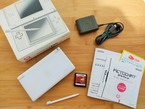 Consola Nintendo Ds Lite Blanco + Juego Ds