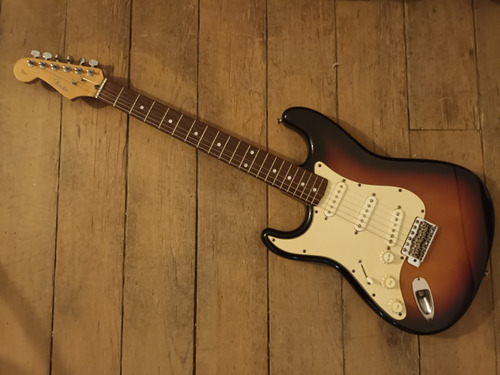 Guitarra Fender Stratocaster 