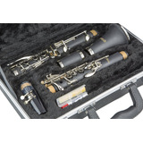 Clarinete Lj Hutchen Bb Con Estuche Rígido