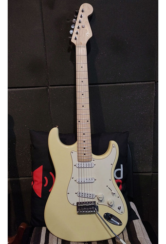 Guitarra Fender Réplica Creme Com Mini Humbucker