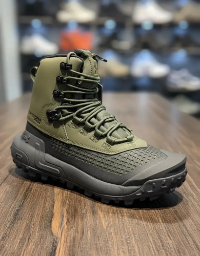 Bota Táctica Under Armour Hovr Storm Dawn Wp