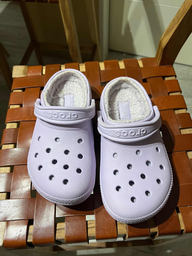 Crocs Con Peluche Adentro Talle 4/6, Impecables, 50% Off