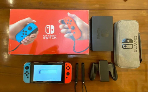 Nintendo Switch 32gb Standard Cor  Vermelho-néon, Azul-néon E Preto, Com Marcas De Uso