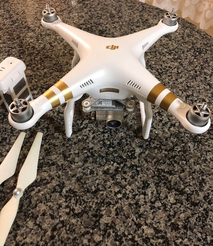 Drone Dji Phantom 3 Pro Com Câmera 4k E Duas Baterias