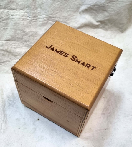 Antigua Caja En Madera James Smart Original Impecable