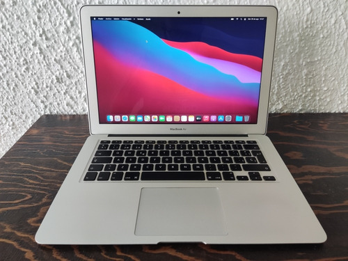 Macbook Air (13-inch, 2017)