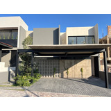 Casa En Altozano Qro. Con Jardín Interior - 242m2 De Constru