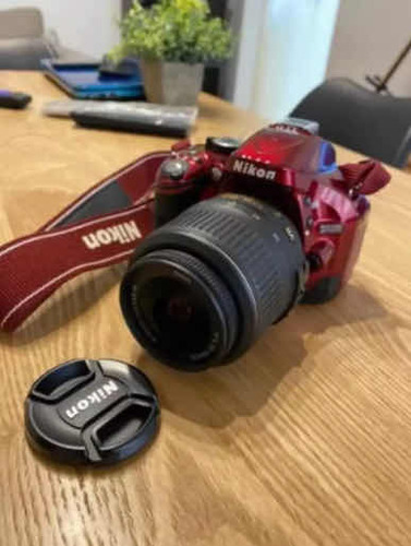 Nikon D3200 Con Lente 18-55 Roja