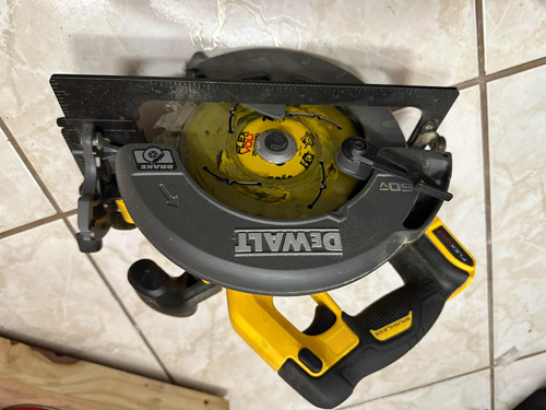 Serra Circular A Bateria Dewalt Praticamente Nova