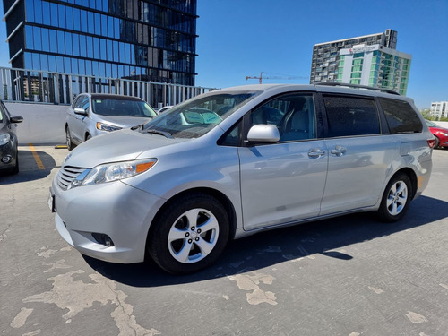 Toyota Sienna 2015