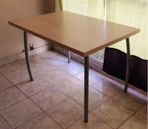 Mesa De Fórmica Con Patas De Caño 1,20 X 0,80 X 0,76