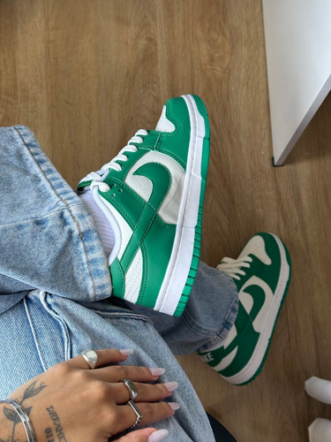 Tenis Air Sb Dunk Low Pro Verde E Branco Couro Moda Basquete