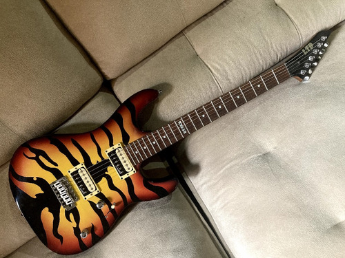 Guitarra Ltd M-50, Pintura Tiger, Cabrera, Wilkinson, Gotoh.