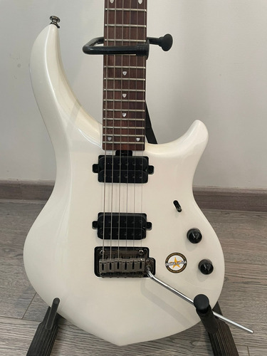 Music Man Sterling Maj100 Pearl White + Case Rígido